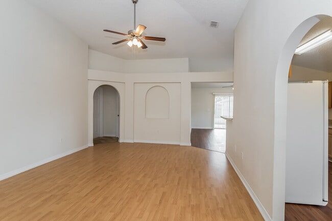 Building Photo - 3003 Valkyrie Rd