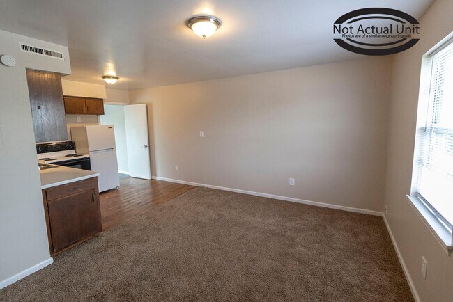 Foto del edificio - 700 W Cunningham Dr