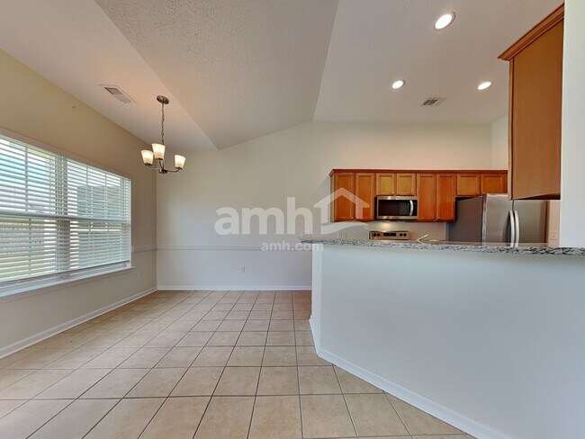 Foto del edificio - 632 Stonebridge Cir