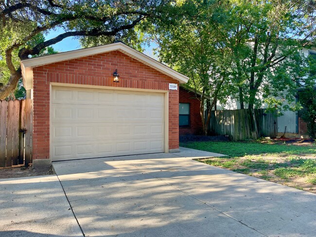 Foto del edificio - 7318 Hunters Raven