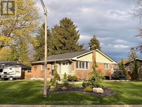 Building Photo - 7 Brier Crescent