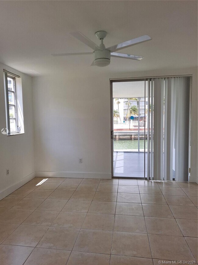 Foto del edificio - 2895 Point E Dr