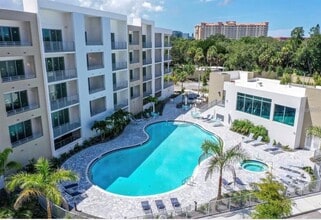 Building Photo - 1709 N Tamiami Trl