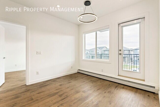 Photo du bâtiment - Modern 2 Beds, 2 Baths Apartment/Condo | N...