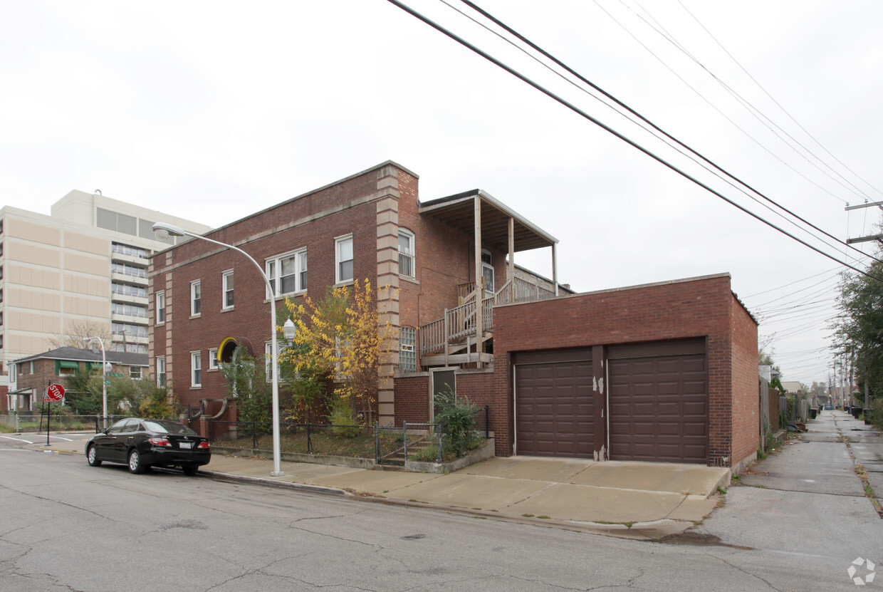 Building Photo - 3800 S Calumet Ave