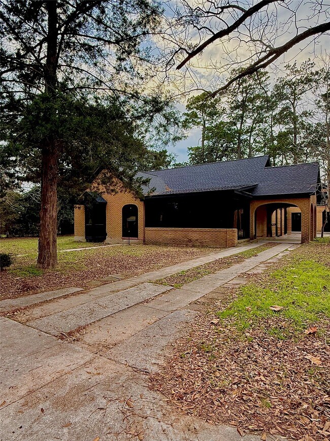 Foto del edificio - 300 Dunnam Ave