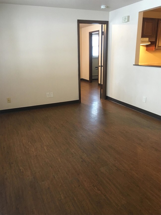 Foto del edificio - 2250 Eastman Ave