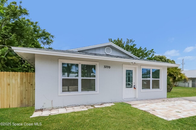 Building Photo - 3299 SE Garden St