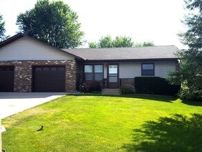 Building Photo - 114 Wright Dr