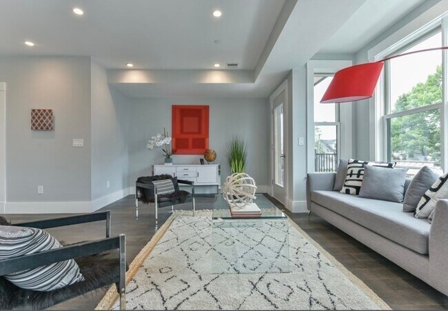 Foto del edificio - 125 Stoughton St