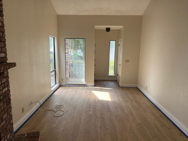 Foto del edificio - 1710 Avondale Ave