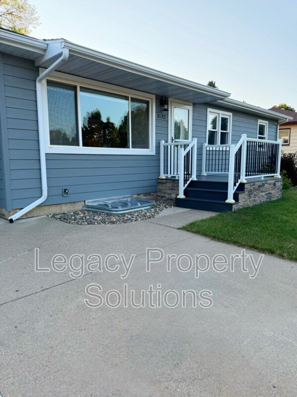 Primary Photo - 1832 Assumption Dr