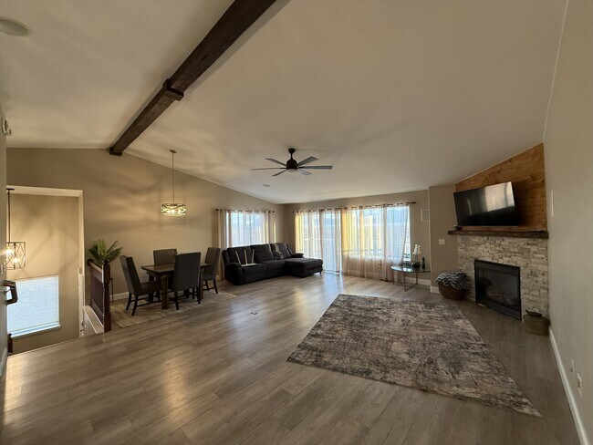 Foto del edificio - 6160 S Clearview Loop