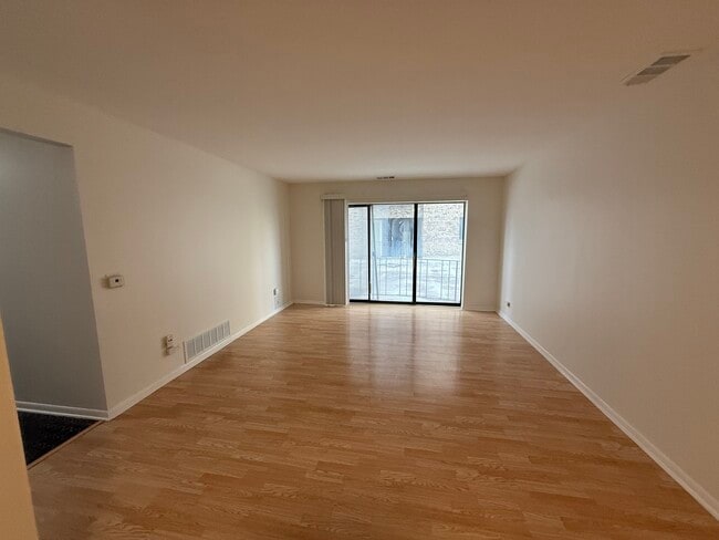 Foto del edificio - 2300 N Harlem Ave