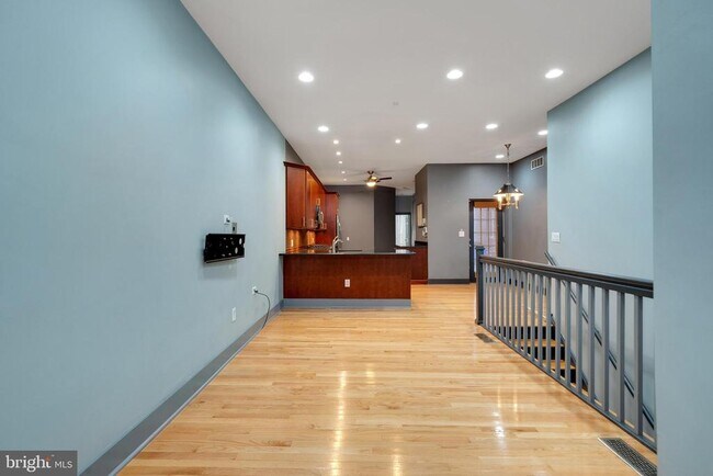 Building Photo - 432 Poplar St