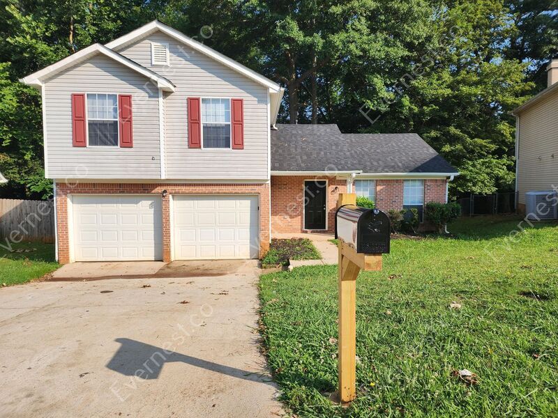 2220 Ramblewood Cir, Decatur, GA 30035 House Rental in Decatur, GA