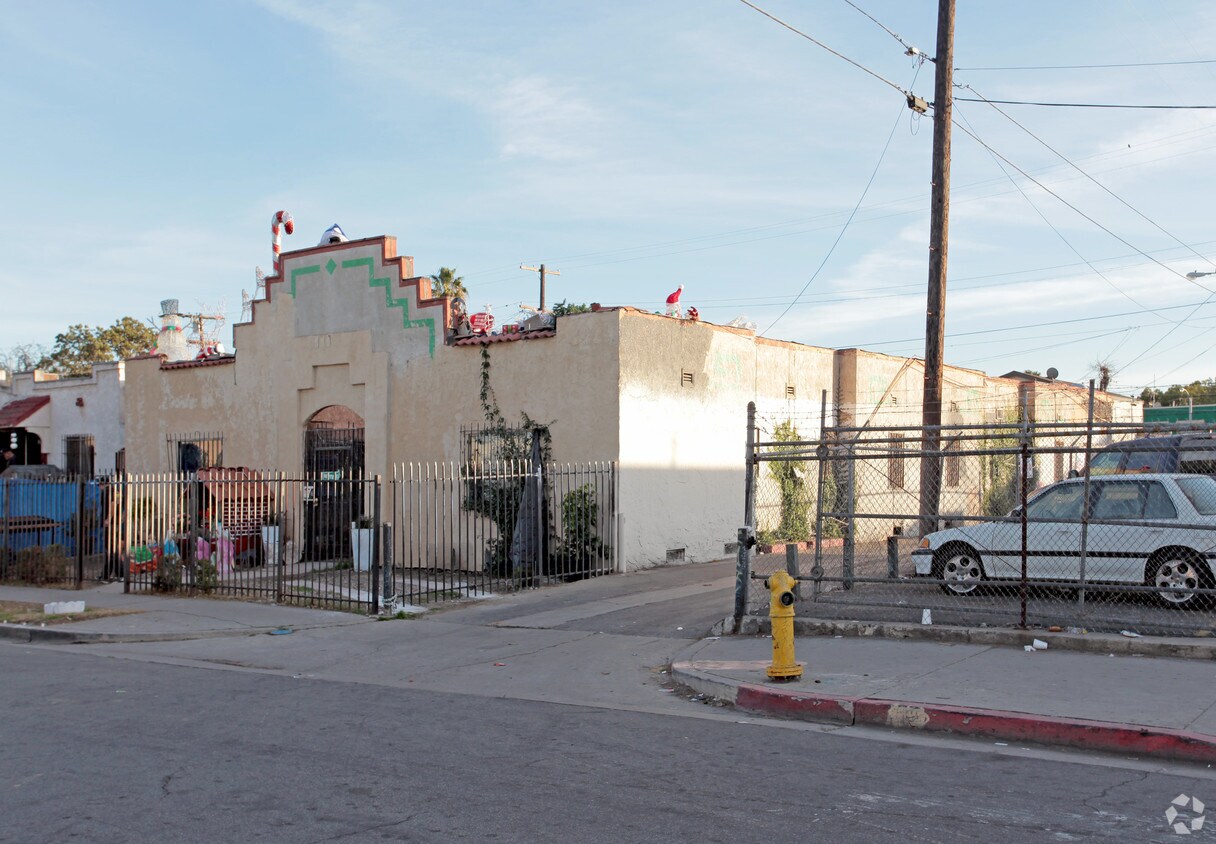 Primary Photo - 1114-1120 E 67th St