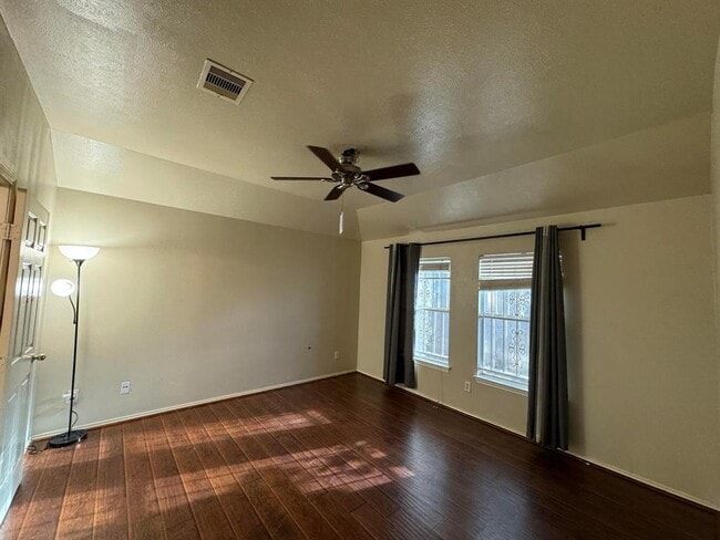 Building Photo - 12835 Wisteria Park Dr