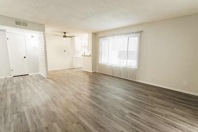 Interior Photo - 226 South Serrano