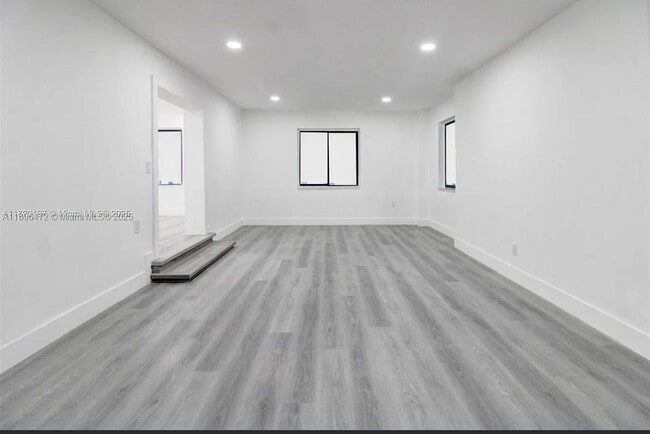 Foto del edificio - 13885 NW 5th Ave