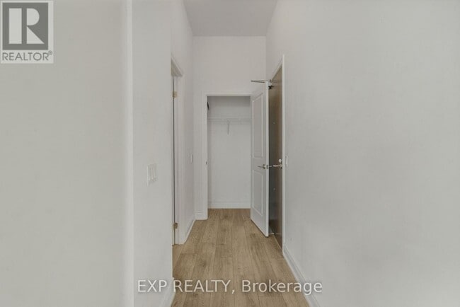 Photo du bâtiment - 1050 Main St E