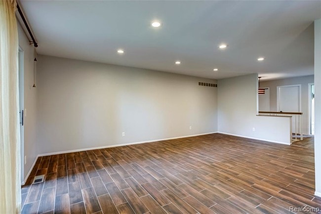 Building Photo - 4596 Laurel Club Cir