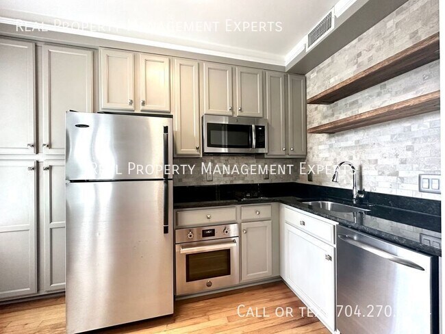 Foto del edificio - 712 Louise Ave