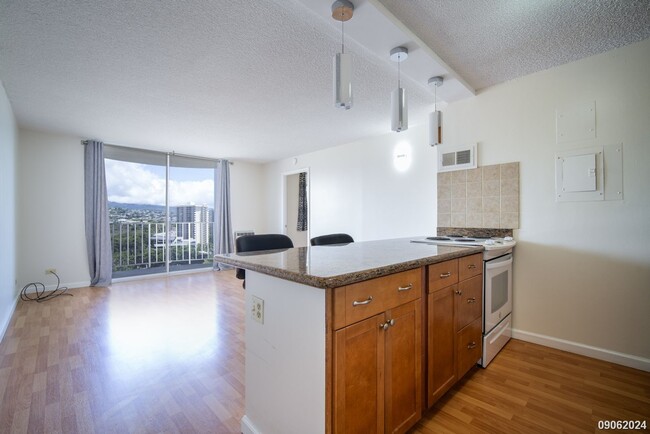 Building Photo - 1 Bed 1 Bath in Pearl Ridge Gardens and Tower