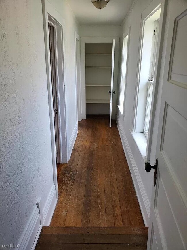 Foto del edificio - 3 br, 1.5 bath House - 902 W Lovell St Ava...