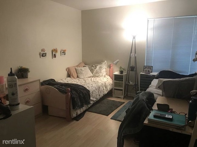 Foto del edificio - 2414 Parker St