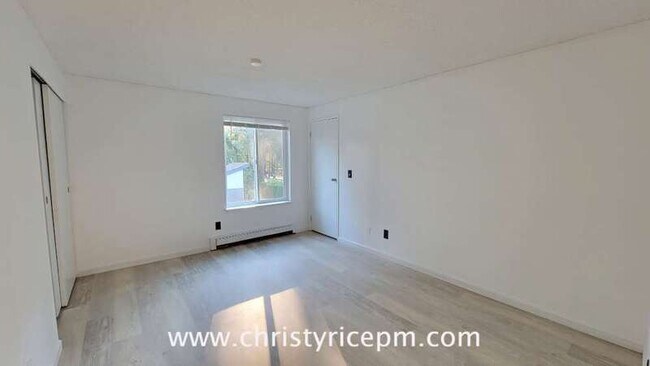Foto del edificio - 14556 NE 31st St