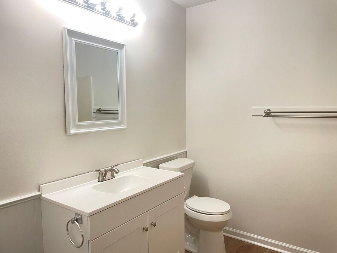 Foto principal - 811 Graham Rd