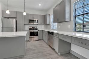 Foto del edificio - 600 NE 14th Ct