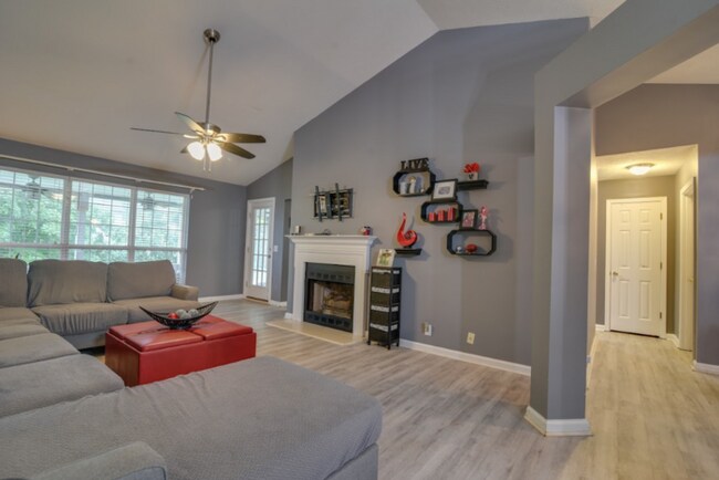 Building Photo - Beautiful 4BR Mt. Juliet Home in Top Schoo...