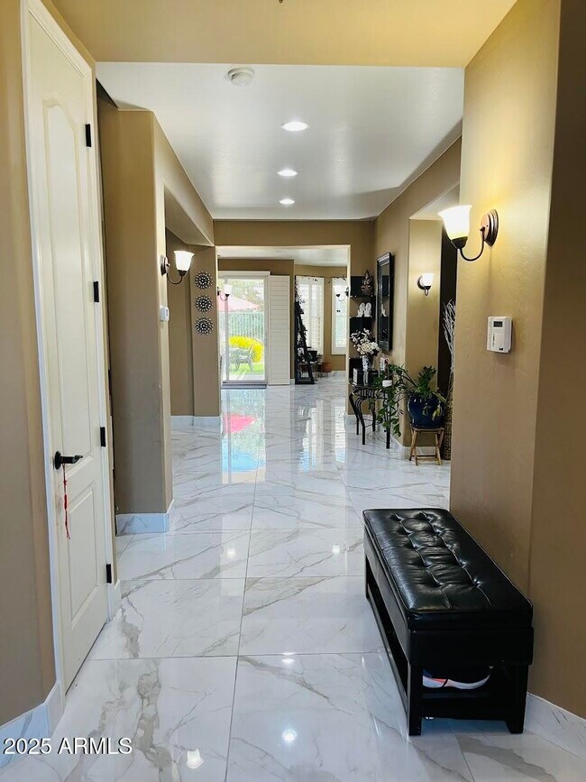 Foto del edificio - 931 E Canyon Way