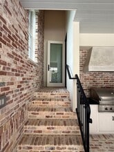 Building Photo - 2506 Blue Bonnet Blvd