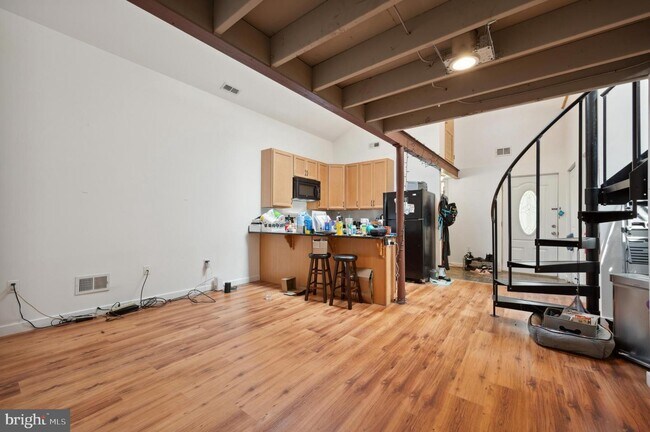 Foto del edificio - 6214 Ridge Ave