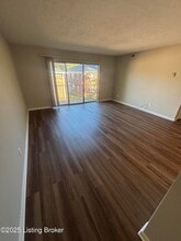 Building Photo - 404 N Hite Ave