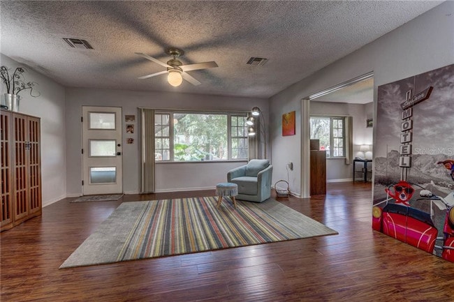 Building Photo - Mt Dora 2BR + Den