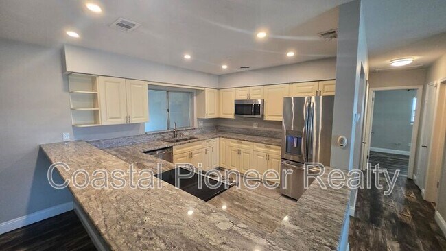 Foto del edificio - 3297 20th Ave SW