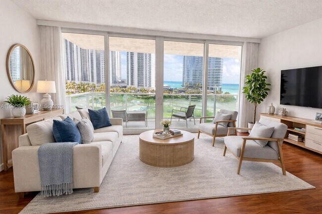 Foto del edificio - 100 Bayview Dr