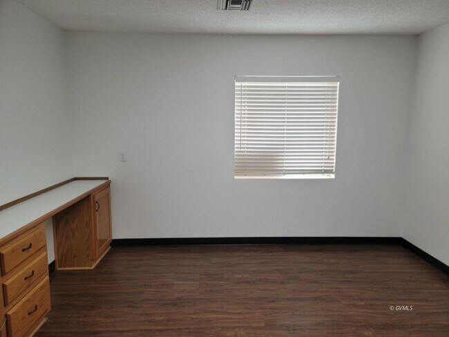 Foto del edificio - 1491 W Thatcher Blvd
