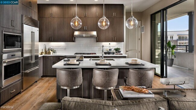 Building Photo - 3 br, 2.5 bath Condo - Metro crossing  and...