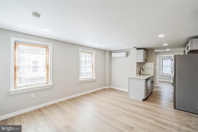Foto del edificio - 1 bed bath in the heart of Fairmount