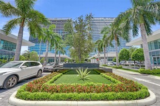 Building Photo - 1170 E Hallandale Beach Blvd