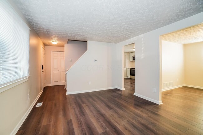 Foto del edificio - 4005 Vermilion Ave