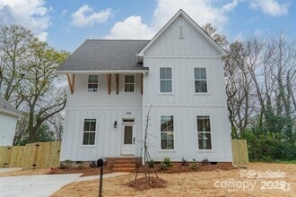 Building Photo - 576 Reid St