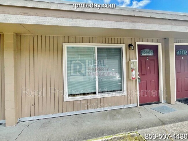 Foto del edificio - 6415 Steilacoom Blvd SW