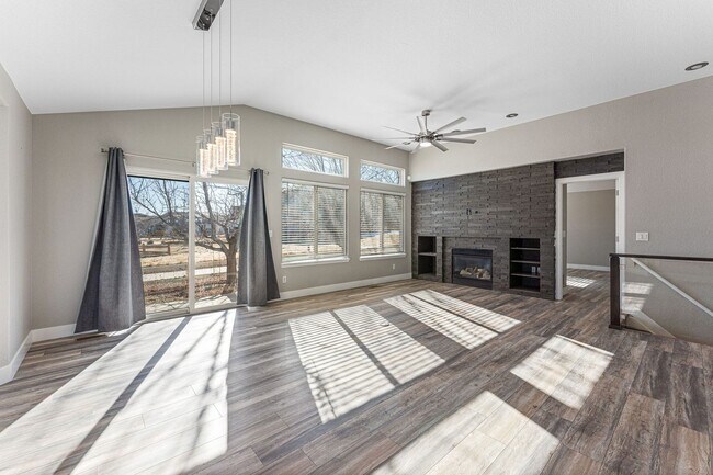 Building Photo - Gorgeous Remodeled Ranch close to DTC, Par...