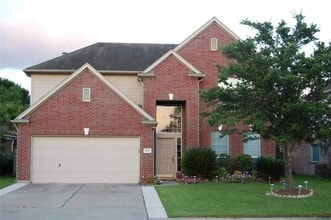 Building Photo - 2802 Sunbird Dr